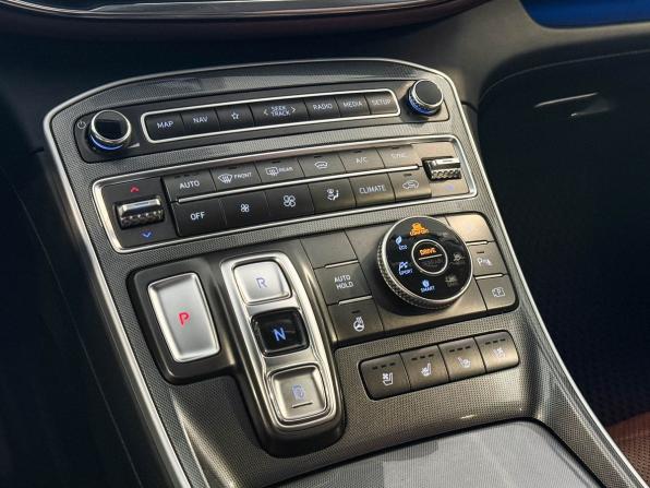 Hyundai Santa Fe IV Рестайлинг с пробегом 2021 года, цена 3 497 000 рублей, 105763 км, внедорожник, Автокод Объявления