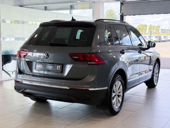 Volkswagen Tiguan II Рестайлинг с пробегом 2021 года, цена 2 947 000 рублей, 55471 км, внедорожник, Автокод Объявления