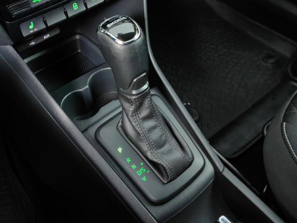 Skoda Rapid I с пробегом 2016 года, цена 1 077 000 рублей, 132423 км, лифтбек, Автокод Объявления