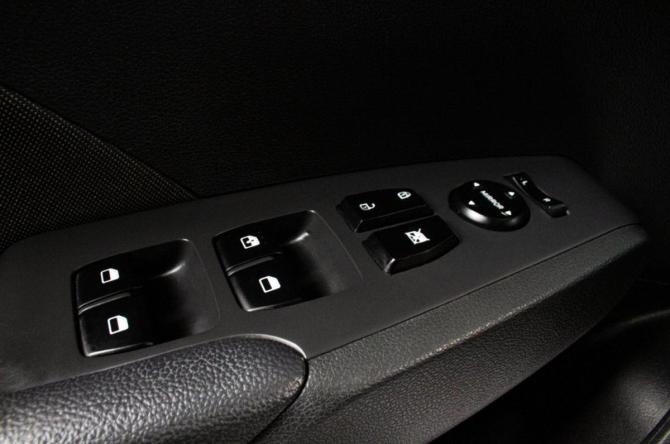 Hyundai Solaris II с пробегом 2022 года, цена 1 799 000 рублей, 105000 км, седан, Автокод Объявления
