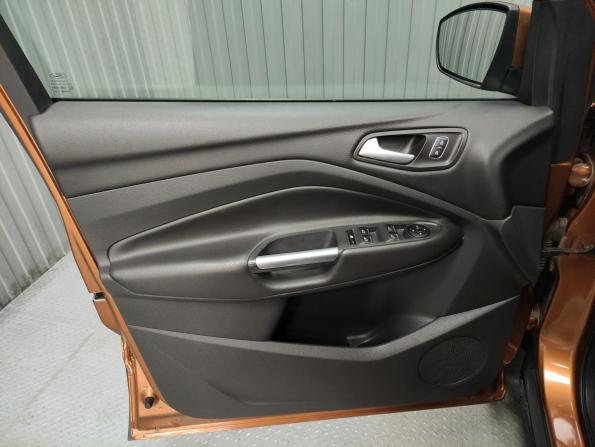 Ford Kuga II Рестайлинг с пробегом 2018 года, цена 1 890 000 рублей, 73150 км, внедорожник, Автокод Объявления
