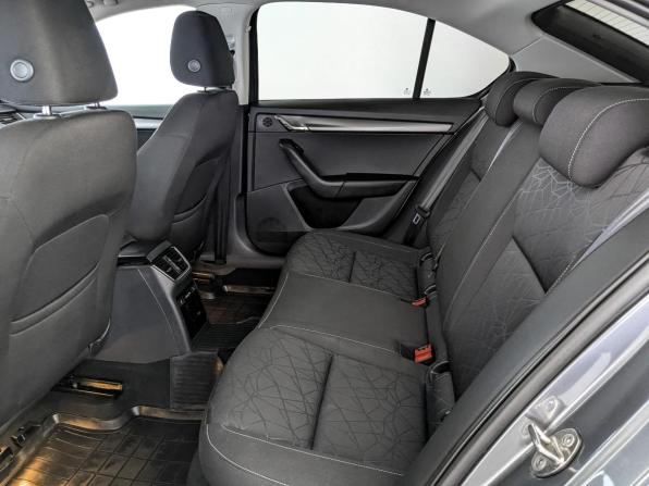 Skoda Octavia III (A7) Рестайлинг с пробегом 2019 года, цена 1 925 000 рублей, 99888 км, лифтбек, Автокод Объявления