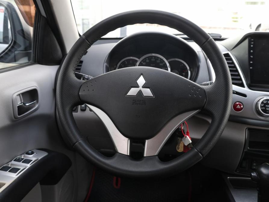 Mitsubishi L200 IV Москва  - изображение 18