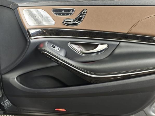 Mercedes-Benz Maybach S-Класс I (X222) Рестайлинг с пробегом 2017 года, цена 3 700 000 рублей, 298773 км, седан, Автокод Объявления