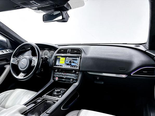 Jaguar F-Pace I с пробегом 2016 года, цена 3 650 000 рублей, 146161 км, внедорожник, Автокод Объявления