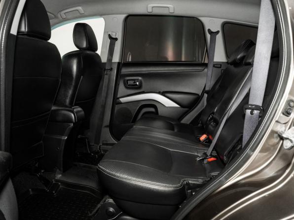 Mitsubishi Outlander II Рестайлинг с пробегом 2011 года, цена 1 300 000 рублей, 242209 км, внедорожник, Автокод Объявления