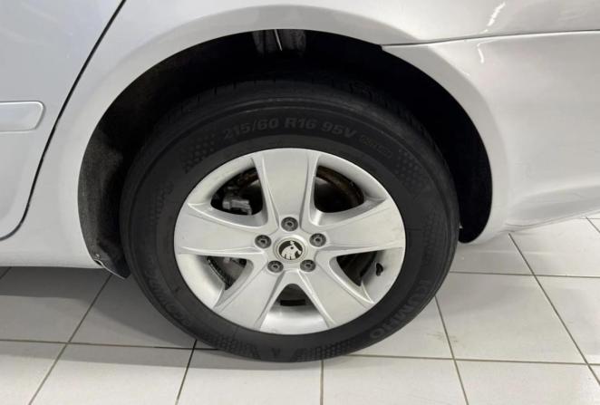 Skoda Octavia II (A5) Рестайлинг с пробегом 2012 года, цена 905 850 рублей, 175050 км, лифтбек, Автокод Объявления