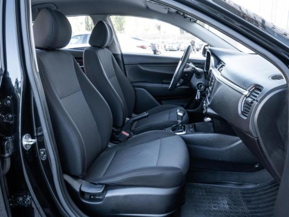 Kia Rio IV Рестайлинг с пробегом 2021 года, цена 1 590 000 рублей, 68027 км, седан, Автокод Объявления