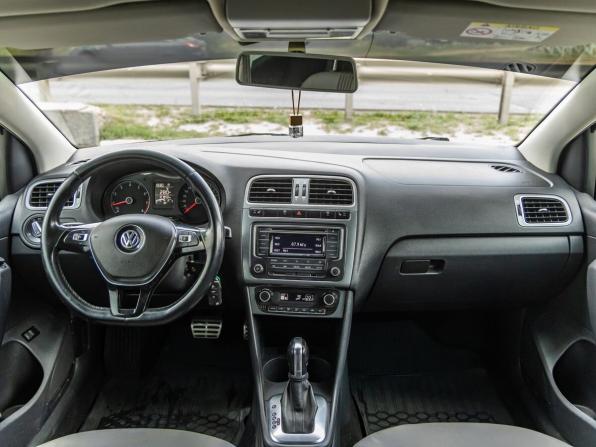 Volkswagen Polo V Рестайлинг с пробегом 2016 года, цена 1 248 000 рублей, 121842 км, седан, Автокод Объявления