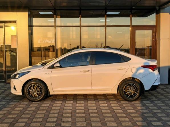 Hyundai Solaris II Рестайлинг с пробегом 2021 года, цена 1 300 000 рублей, 153324 км, седан, Автокод Объявления
