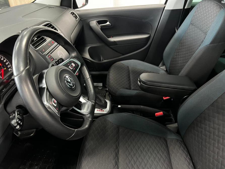 Volkswagen Polo V Рестайлинг Казань  - изображение 12
