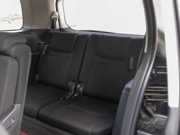 Toyota ISis I Рестайлинг с пробегом 2012 года, цена 1 350 000 рублей, 134000 км, компактвэн, Автокод Объявления