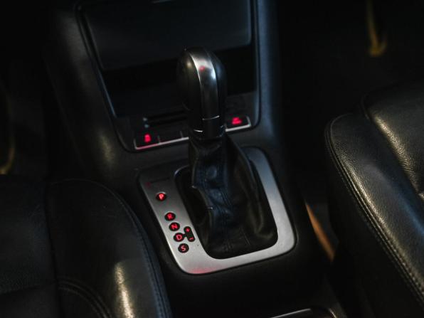 Volkswagen Tiguan I Рестайлинг с пробегом 2012 года, цена 1 219 000 рублей, 384679 км, внедорожник, Автокод Объявления