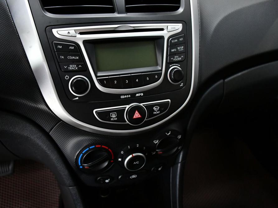 Hyundai Solaris I Новосибирск  - изображение 12