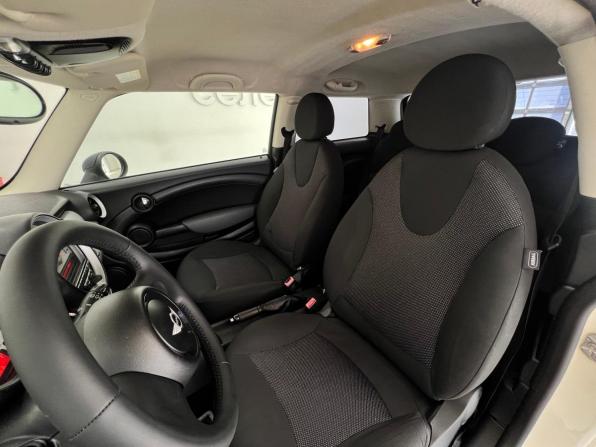 Mini Hatch II (R56) Рестайлинг с пробегом 2011 года, цена 890 000 рублей, 168500 км, хэтчбек, Автокод Объявления