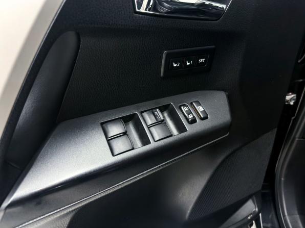 Toyota RAV4 IV (XA40) Рестайлинг с пробегом 2018 года, цена 2 650 000 рублей, 178000 км, внедорожник, Автокод Объявления