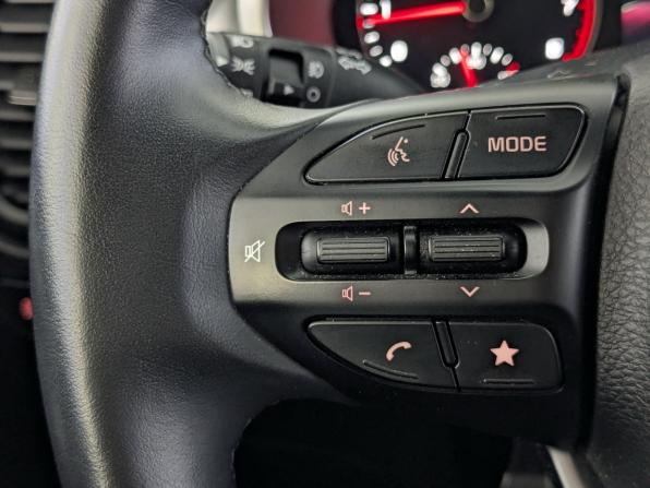 Kia Rio IV Рестайлинг с пробегом 2021 года, цена 2 040 000 рублей, 49442 км, хэтчбек, Автокод Объявления
