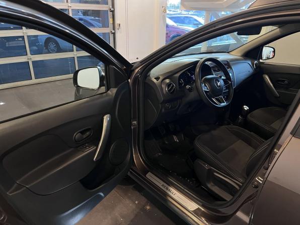 Renault Sandero II Рестайлинг с пробегом 2021 года, цена 1 290 000 рублей, 99010 км, хэтчбек, Автокод Объявления