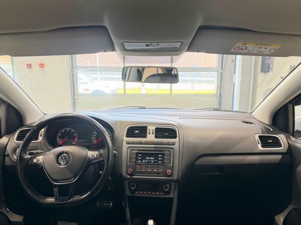 Volkswagen Polo V Рестайлинг с пробегом 2016 года, цена 950 000 рублей, 212769 км, седан, Автокод Объявления