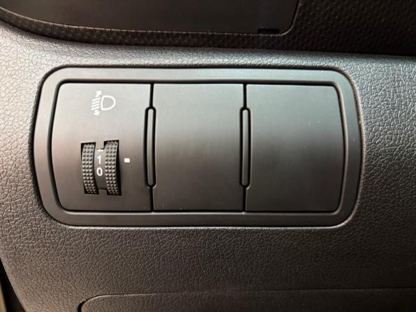Hyundai Solaris I с пробегом 2012 года, цена 870 000 рублей, 135421 км, хэтчбек, Автокод Объявления