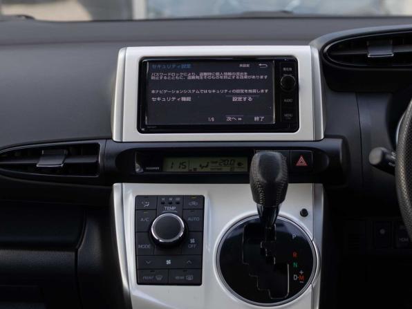 Toyota Wish II Рестайлинг с пробегом 2014 года, цена 1 550 000 рублей, 101991 км, минивэн, Автокод Объявления