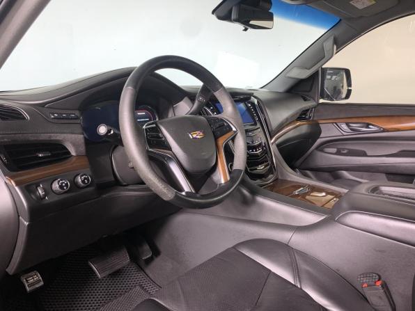 Cadillac Escalade IV с пробегом 2019 года, цена 4 900 000 рублей, 119114 км, внедорожник, Автокод Объявления