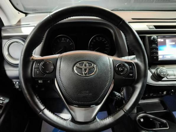 Toyota RAV4 IV (XA40) Рестайлинг с пробегом 2017 года, цена 2 295 000 рублей, 109545 км, внедорожник, Автокод Объявления