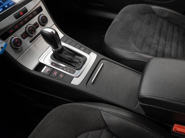 Volkswagen Passat B7 с пробегом 2012 года, цена 880 000 рублей, 367450 км, универсал, Автокод Объявления