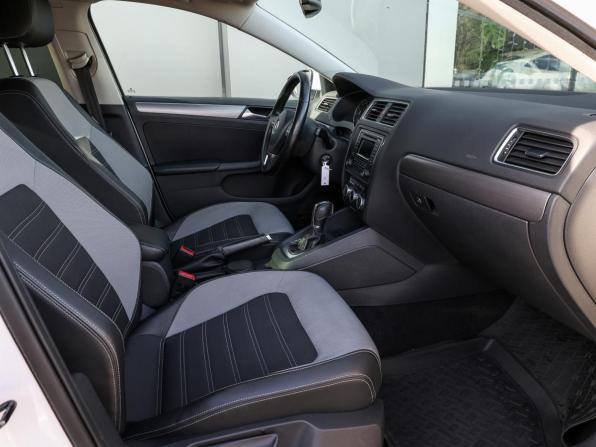 Volkswagen Jetta VI с пробегом 2013 года, цена 1 049 000 рублей, 98782 км, седан, Автокод Объявления