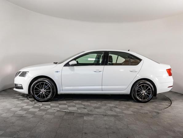Skoda Octavia III (A7) Рестайлинг с пробегом 2018 года, цена 1 599 000 рублей, 87000 км, лифтбек, Автокод Объявления