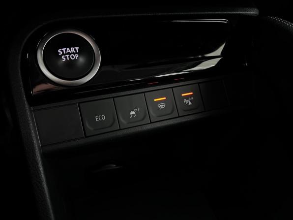 Renault Kaptur I Рестайлинг с пробегом 2021 года, цена 1 620 000 рублей, 84015 км, внедорожник, Автокод Объявления