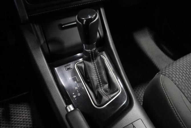 Toyota Corolla XI (E160 E170 E180) Рестайлинг 1 с пробегом 2018 года, цена 1 655 000 рублей, 139000 км, седан, Автокод Объявления