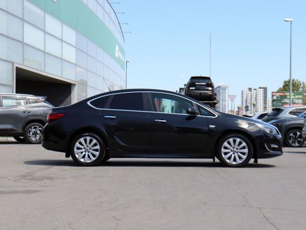 Opel Astra J Рестайлинг с пробегом 2013 года, цена 710 000 рублей, 266158 км, седан, Автокод Объявления
