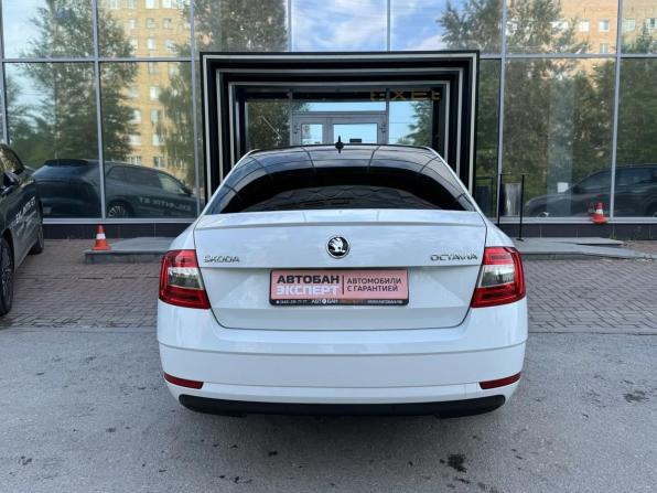 Skoda Octavia III (A7) Рестайлинг с пробегом 2018 года, цена 2 200 000 рублей, 74177 км, лифтбек, Автокод Объявления
