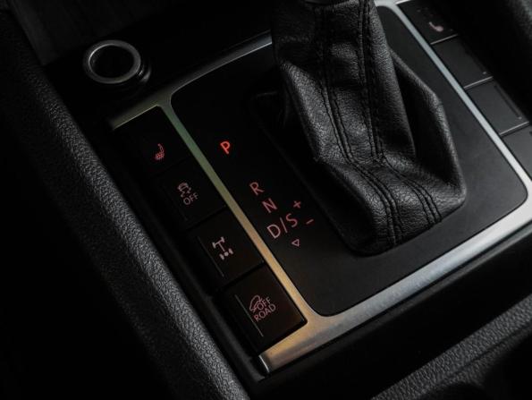 Volkswagen Amarok I Рестайлинг с пробегом 2018 года, цена 2 489 000 рублей, 451113 км, offers.body_type.unknown, Автокод Объявления