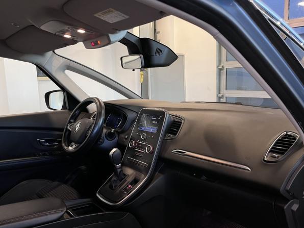 Renault Scenic IV с пробегом 2018 года, цена 1 520 000 рублей, 128219 км, компактвэн, Автокод Объявления