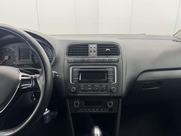 Volkswagen Polo V Рестайлинг с пробегом 2015 года, цена 1 290 000 рублей, 111031 км, седан, Автокод Объявления