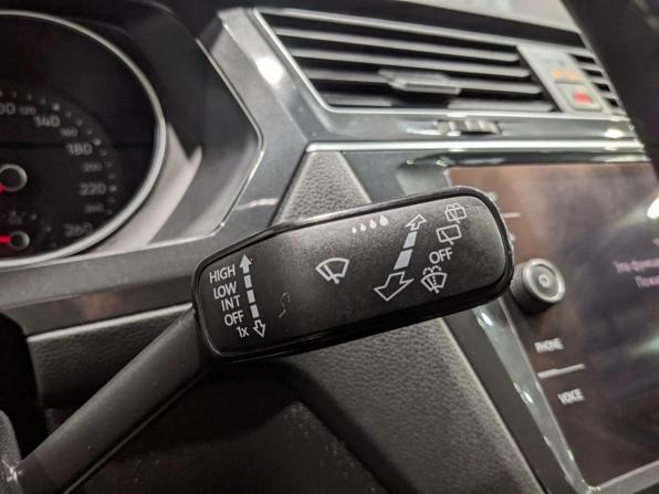 Volkswagen Tiguan II Рестайлинг с пробегом 2021 года, цена 2 549 000 рублей, 126040 км, внедорожник, Автокод Объявления