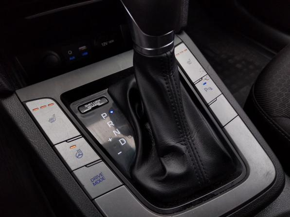 Hyundai Elantra VI (AD) с пробегом 2018 года, цена 1 420 000 рублей, 137000 км, седан, Автокод Объявления