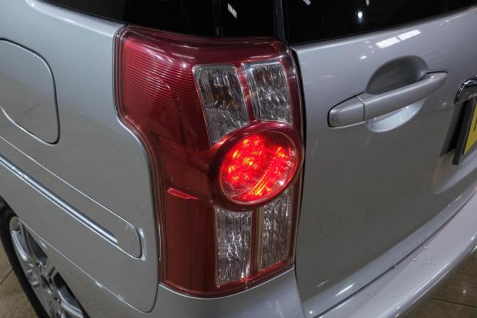 Toyota Raum II с пробегом 2010 года, цена 859 000 рублей, 191000 км, компактвэн, Автокод Объявления
