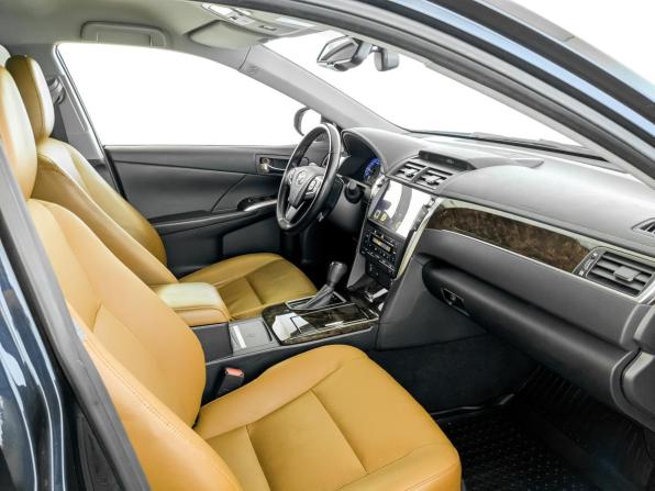 Toyota Camry VII (XV50) Рестайлинг с пробегом 2017 года, цена 2 850 000 рублей, 52500 км, седан, Автокод Объявления