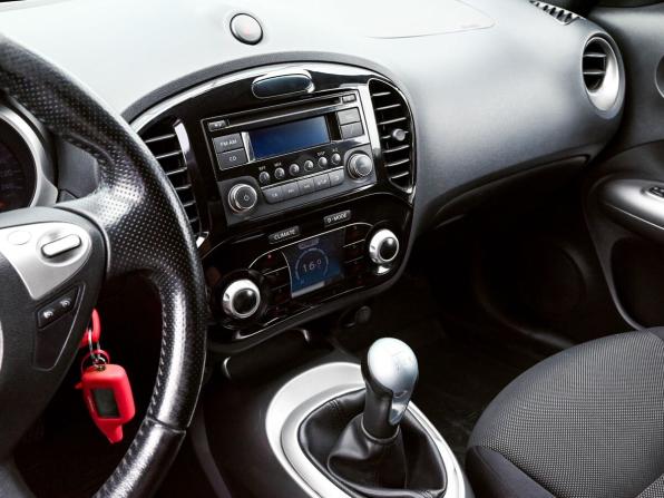 Nissan Juke I с пробегом 2013 года, цена 1 099 000 рублей, 113456 км, внедорожник, Автокод Объявления