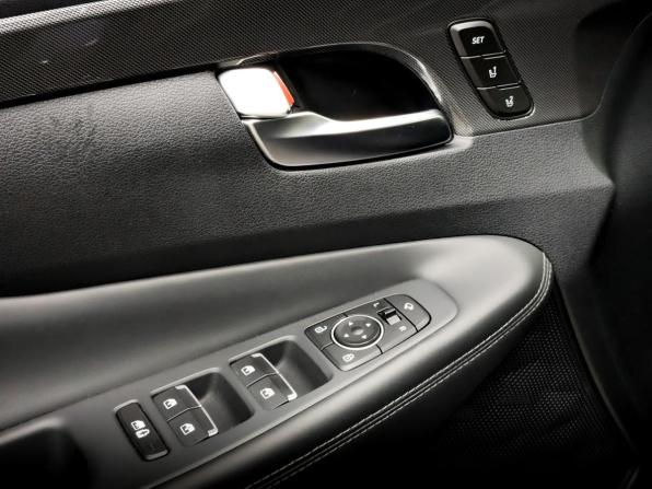 Hyundai Santa Fe IV Рестайлинг с пробегом 2022 года, цена 4 300 000 рублей, 68249 км, внедорожник, Автокод Объявления