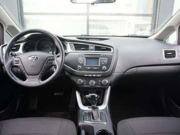 Kia Ceed II Рестайлинг с пробегом 2016 года, цена 1 350 000 рублей, 106423 км, хэтчбек, Автокод Объявления