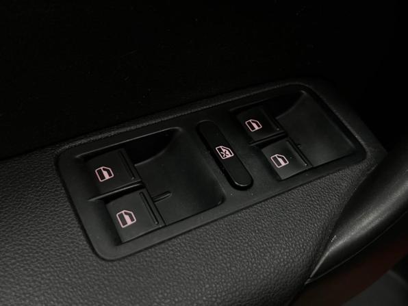 Volkswagen Polo V Рестайлинг с пробегом 2018 года, цена 810 000 рублей, 204075 км, седан, Автокод Объявления