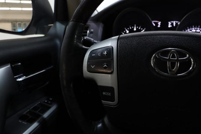 Toyota Land Cruiser 200 Series Рестайлинг 1 с пробегом 2015 года, цена 4 600 000 рублей, 190337 км, внедорожник, Автокод Объявления