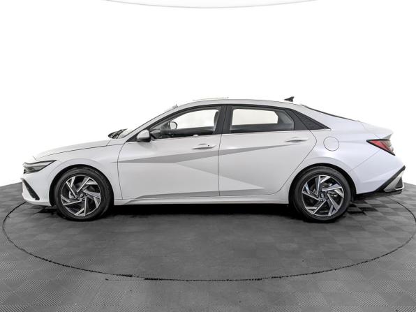 Hyundai Elantra VII (CN7) Рестайлинг с пробегом 2025 года, цена 2 470 000 рублей, 12920 км, седан, Автокод Объявления