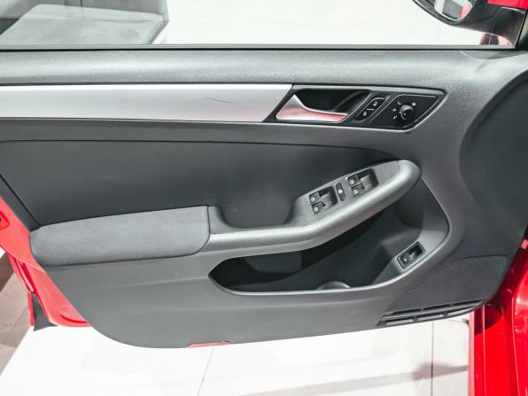 Volkswagen Jetta VI с пробегом 2011 года, цена 828 567 рублей, 172383 км, седан, Автокод Объявления
