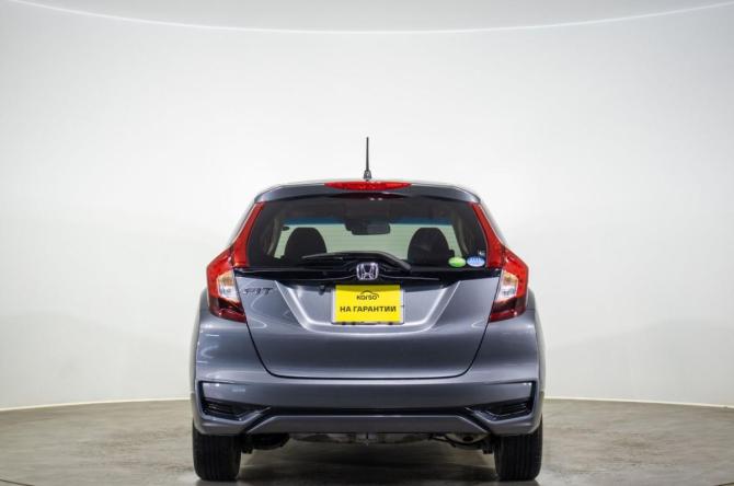 Honda Fit III Рестайлинг с пробегом 2019 года, цена 1 179 000 рублей, 131000 км, хэтчбек, Автокод Объявления