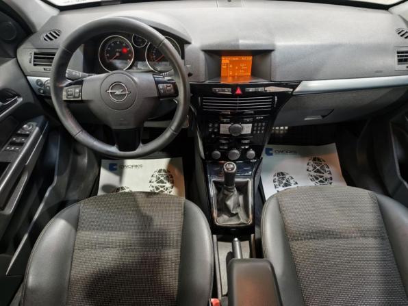 Opel Astra H Рестайлинг с пробегом 2011 года, цена 595 000 рублей, 143084 км, хэтчбек, Автокод Объявления